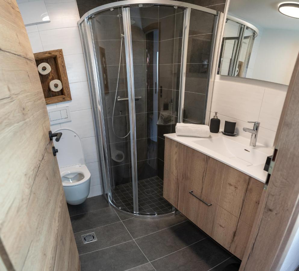 קפרון Bernstein Appartements מראה חיצוני תמונה