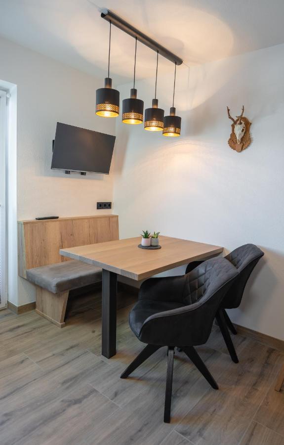 קפרון Bernstein Appartements מראה חיצוני תמונה