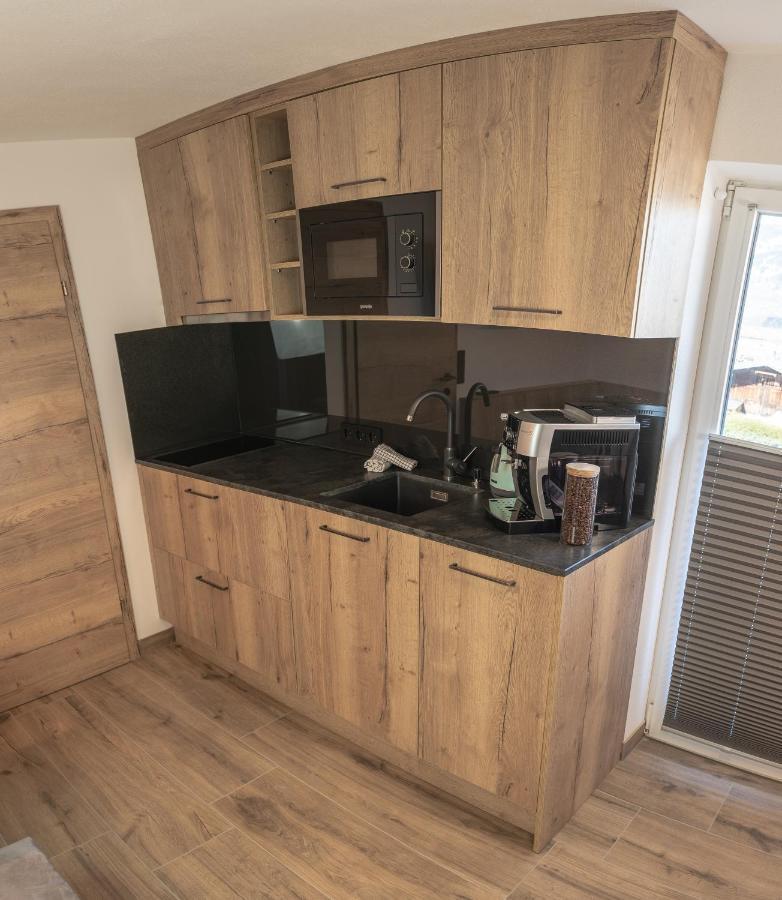 קפרון Bernstein Appartements מראה חיצוני תמונה